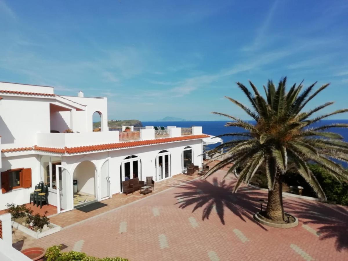 Hotel Calabattaglia Ventotene Exterior photo