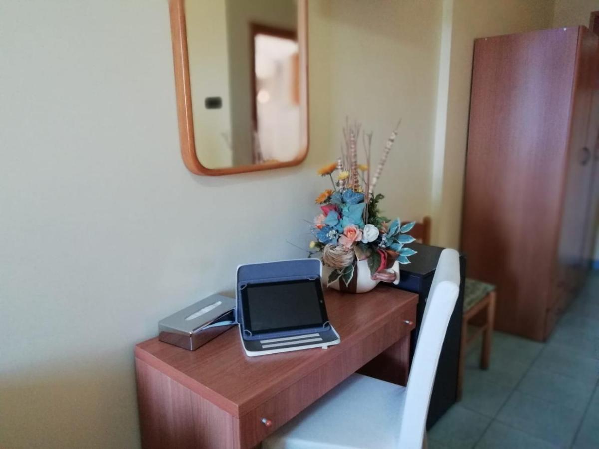 Hotel Calabattaglia Ventotene Exterior photo