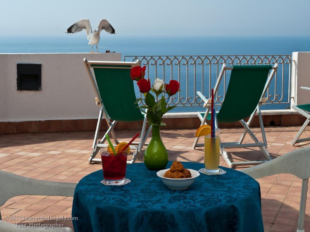 Hotel Calabattaglia Ventotene Exterior photo